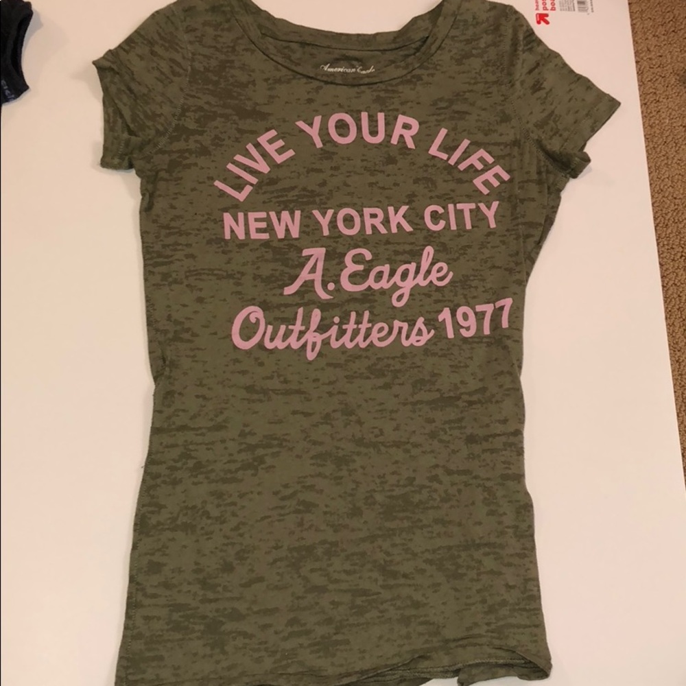 An American eagle t-shirt